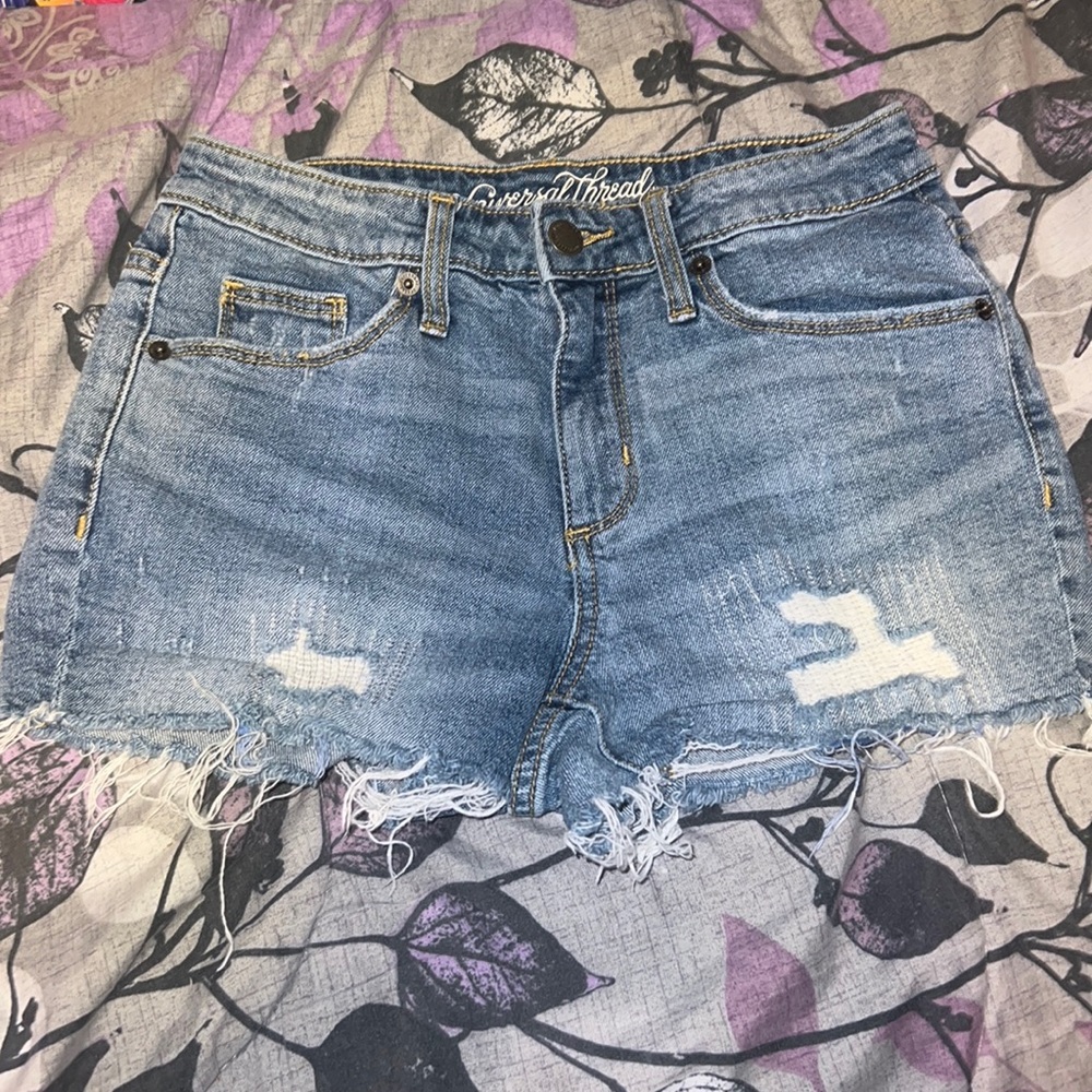 Universal Thread Shorts
